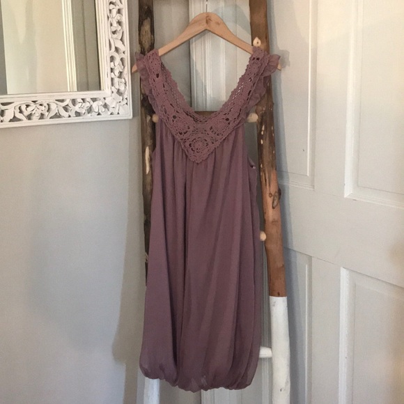 Pretty boho purple dress with lace neck - Picture 2 of 6
